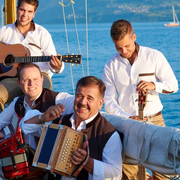 Umgeben von tollen Musikern - Hans Ueli Oesch